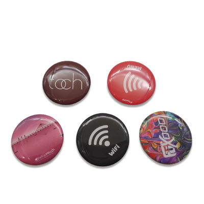 Substrato RFID dell'ANIMALE DOMESTICO etichette a resina epossidica di NFC del metallo dell'etichetta 30mm del metallo sulle anti
