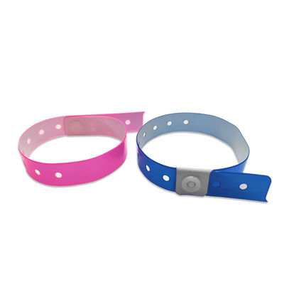 Personalizzi il braccialetto dell'etichetta di polsino RFID del PVC di RFID con molti colori